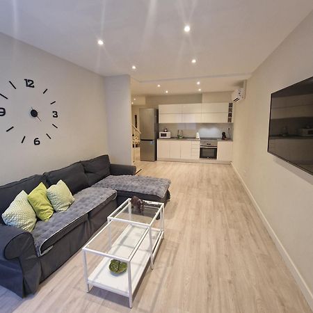 Barcelona Duplex De 3 Habitaciones L’Hospitalet de Llobregat Exterior foto